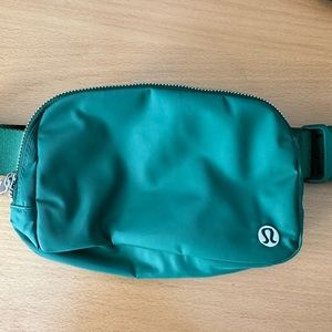 Lululemon Everglade Green Belt bag